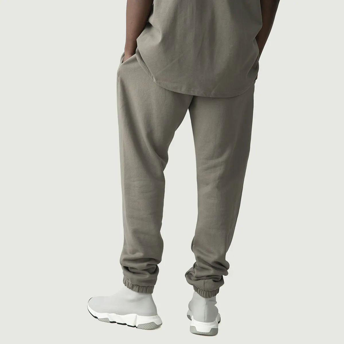 ESSENTIAL SWEAT